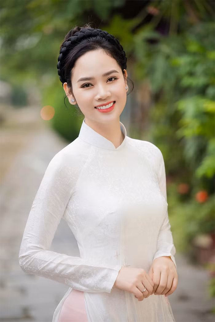 Năm 2008, cô kết hôn cùng người bạn trai gắn bó với mình suốt nhiều năm. Tới giờ, Hoa hậu Việt Nam Mai Phương ở tuổi U40, đã có 2 cậu con trai và hạnh phúc với tổ ấm nhỏ của mình.