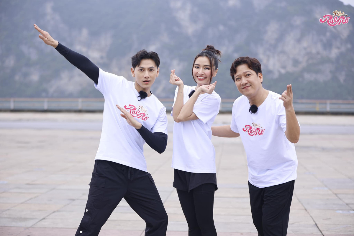 Thời gian gần đây, giọng ca sinh năm 1989 quyết định tái xuất với một loạt dự án mới. Cô còn lần đầu tham gia chương trình truyền hình thực tế "Hành trình rực rỡ" đang lên sóng VTV.