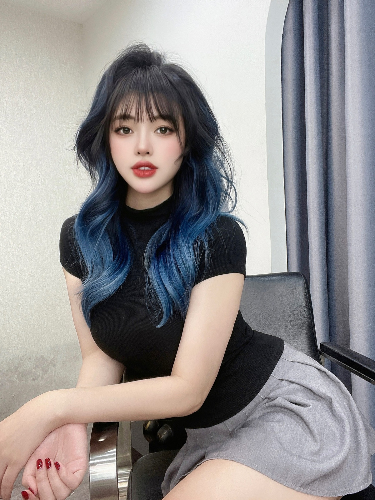 Lùm xùm quanh chuyện lên tiếng bênh vực chồng cũ của Diệp Lâm Anh khiến Anh Tuấn phải xóa bình luận. Bà xã của nam diễn viên cũng cài đặt chế độ tắt bình luận trên trang cá nhân.