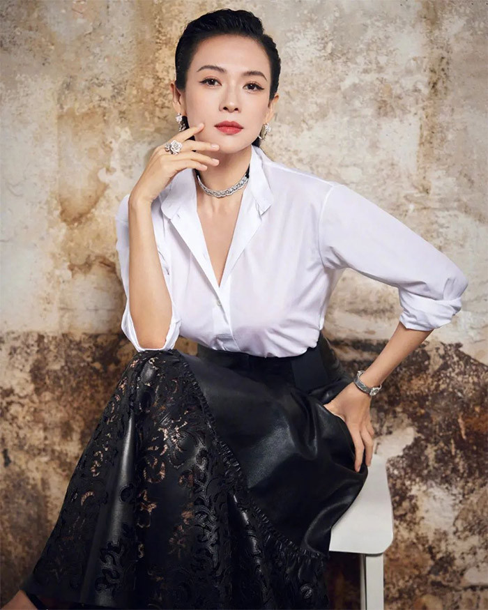 Ở Chương Tử Di là sự kết hợp giữa nét đẹp trang nhã, tinh tế và sang chảnh. (Ảnh: Instagram)