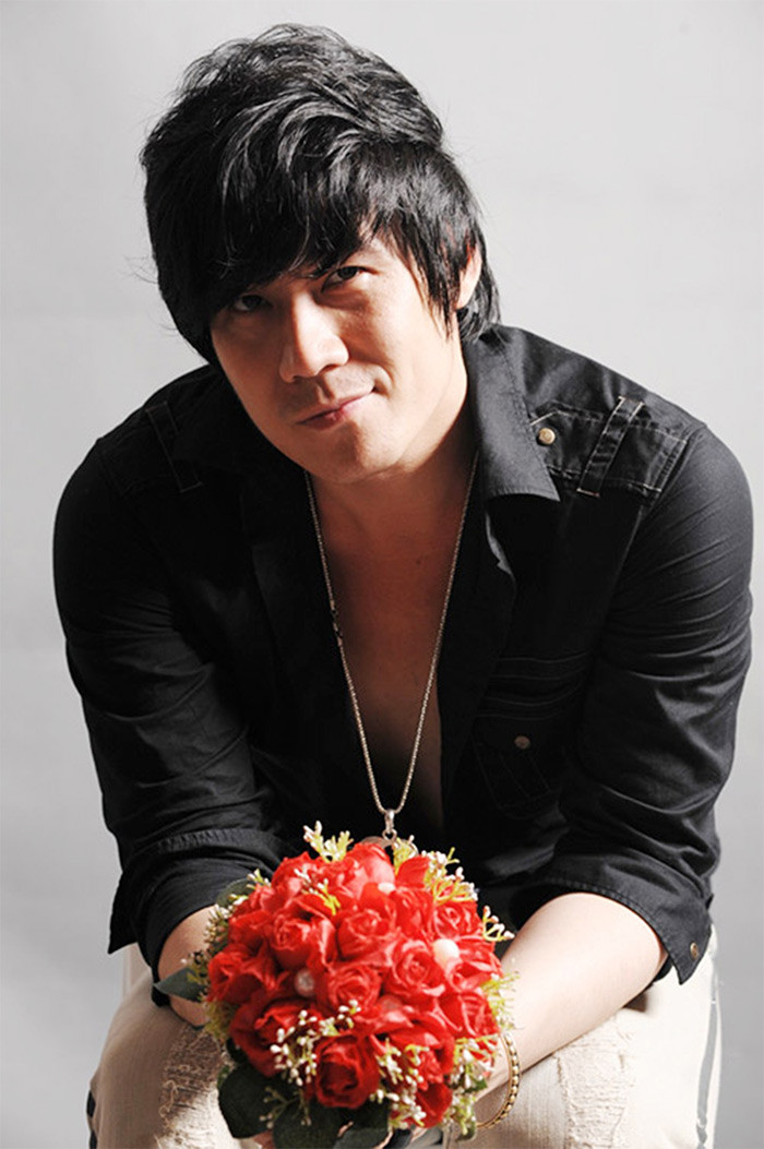 Hiện tại, chuyện tình riêng của Khánh Phương là ẩn số. Nam ca sĩ khá kín tiếng về đời tư.