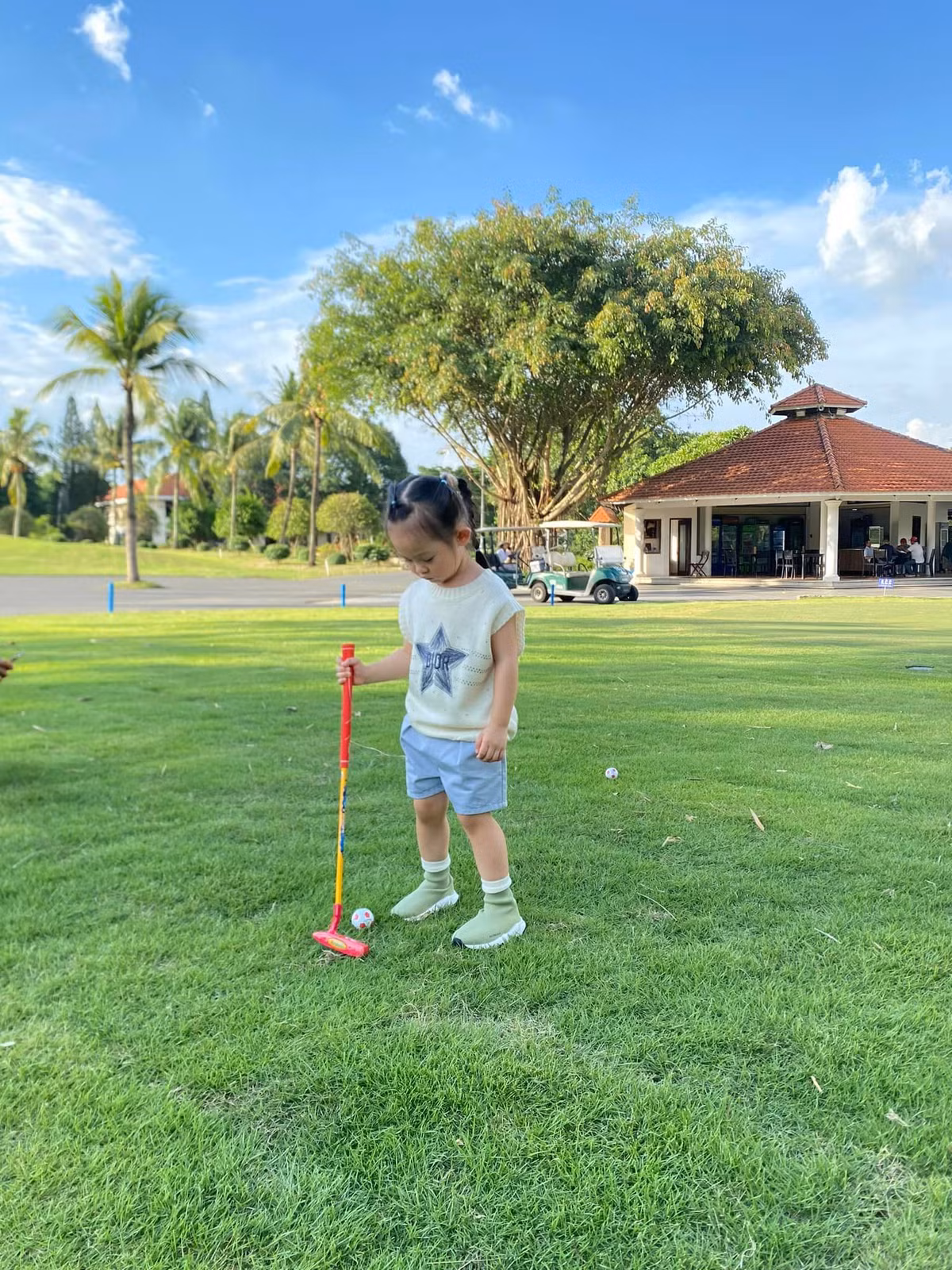 Sinh ra đã được "ngậm thìa vàng", cuộc sống sung túc của Suchin khiến dân mạng không khỏi ngưỡng mộ.