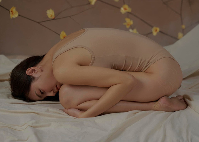 "Người ta thường nhận định, hoa hậu là phải đẹp toàn diện, nhưng mọi người thấy đó, Tiên không hoàn hảo và những điều không tự tin đó đã giúp Tiên có được ngày hôm nay, luôn yêu thương và sẻ chia. Quá khứ vẫn ở đó, những khuyết điểm vẫn ở đó, chỉ là suy nghĩ về nó như thế nào là do sự lựa chọn của mỗi người - Tiên làm được và mọi người cũng sẽ làm được...", Thùy Tiên bày tỏ.