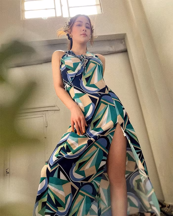 Thu Huyền vừa là diễn viên Nhà hát Kịch Hà Nội, vừa là diễn viên phim truyền hình. Cô còn kinh doanh để có thêm thu nhập.