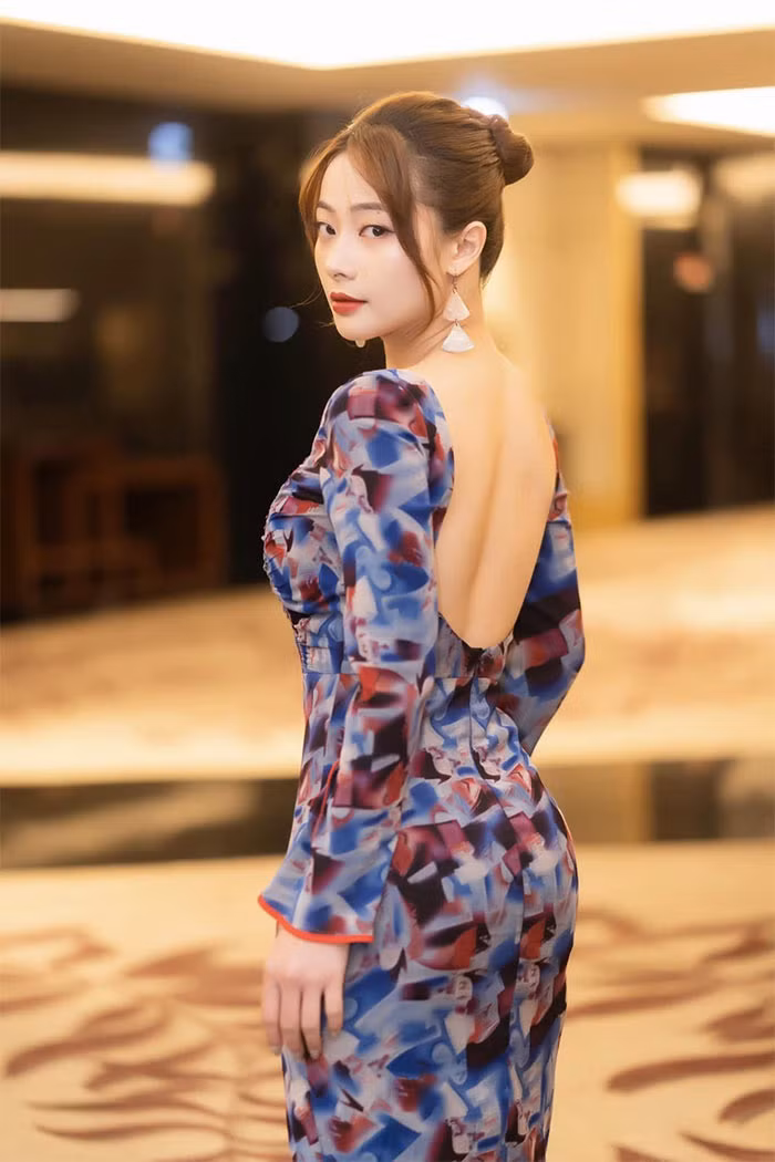 Nữ diễn viên "Dưới bóng cây hạnh phúc" rất tự tin với thân hình đầy đặn của mình.