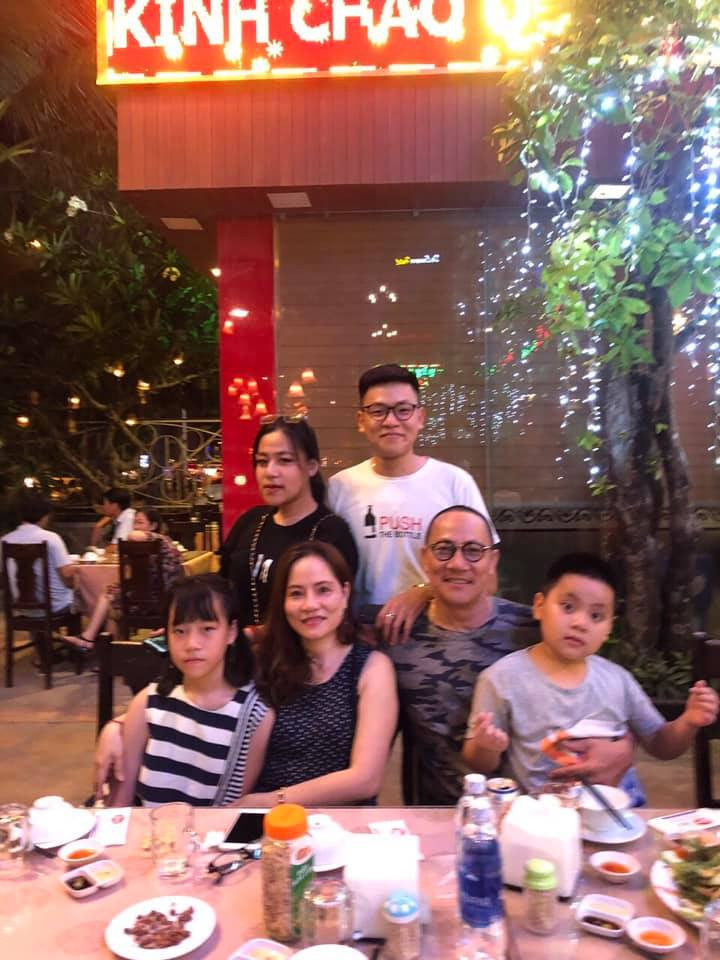 Chia sẻ trên trên Vietnamnet, NSƯT Hoàng Hải từng lý giải việc gọi bà xã như vậy là bởi anh thấy chị phi thường lắm khi một mình có thể xoay sở với 4 đứa trẻ. Với nam nghệ sĩ, mẹ của các con anh luôn là số 1.