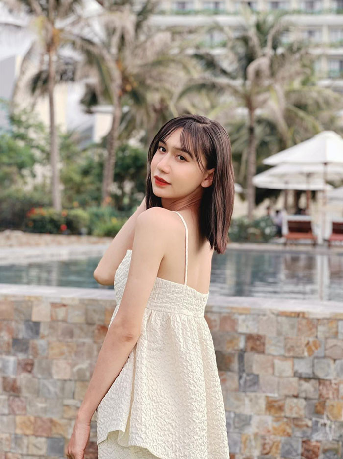 Các đường nét khuôn mặt của Lynk Lee ngày càng nữ tính và xinh đẹp hơn.