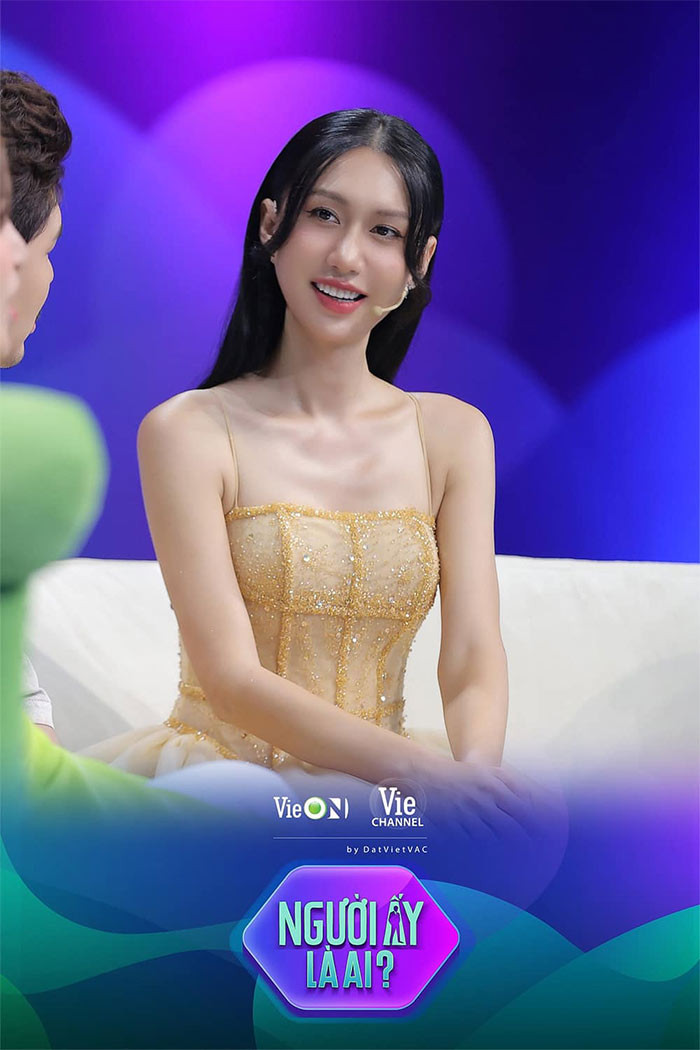 Năm 2021 cô góp mặt trong chương trình "Gương mặt thân quen". Mới đây, nữ ca sĩ tham gia chương trình "Người ấy là ai".