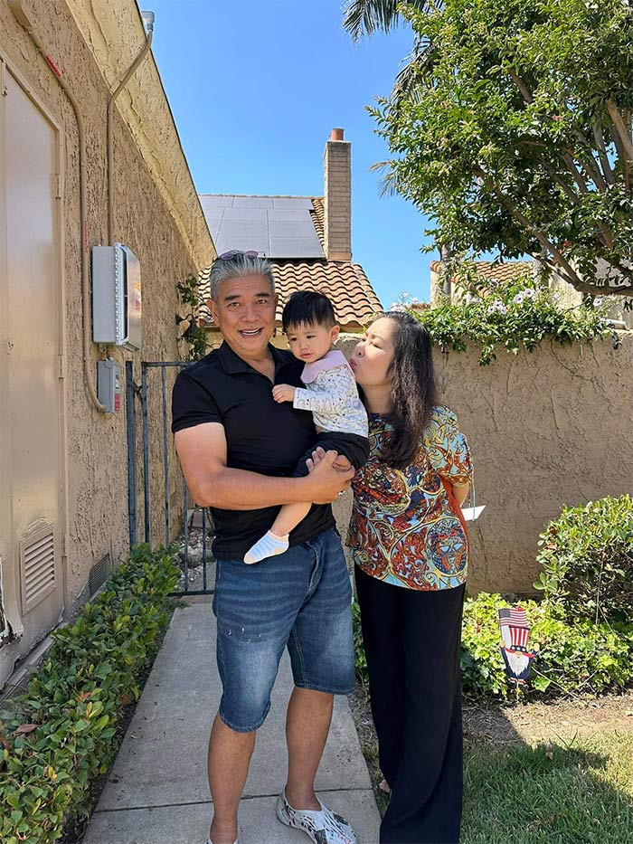 Vợ chồng Hồng Vân đã nỗ lực suốt một năm qua để có được body như hiện tại. Lê Tuấn Anh đã giảm cân thành công từ 126kg xuống còn 84kg. Còn Hồng Vân giảm được 14kg.