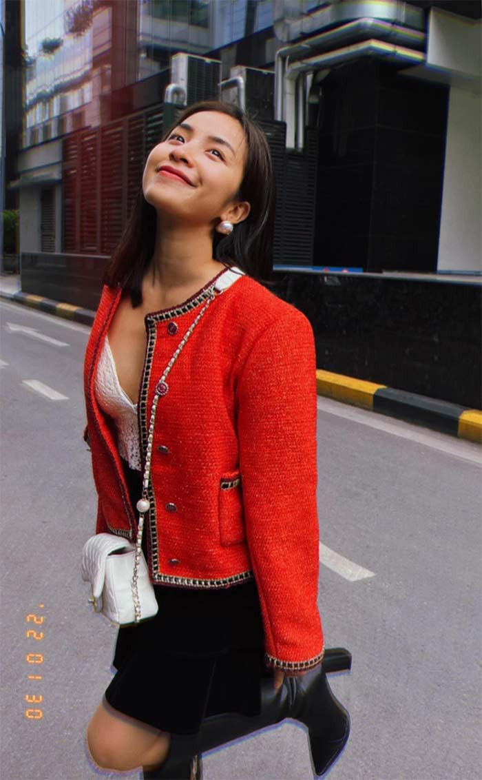 Trần Vân sinh ra và lớn lên tại Bắc Ninh. Hiện tại, cô nàng là sinh viên khoa Diễn viên kịch điện ảnh của trường Cao đẳng Nghệ thuật Hà Nội.