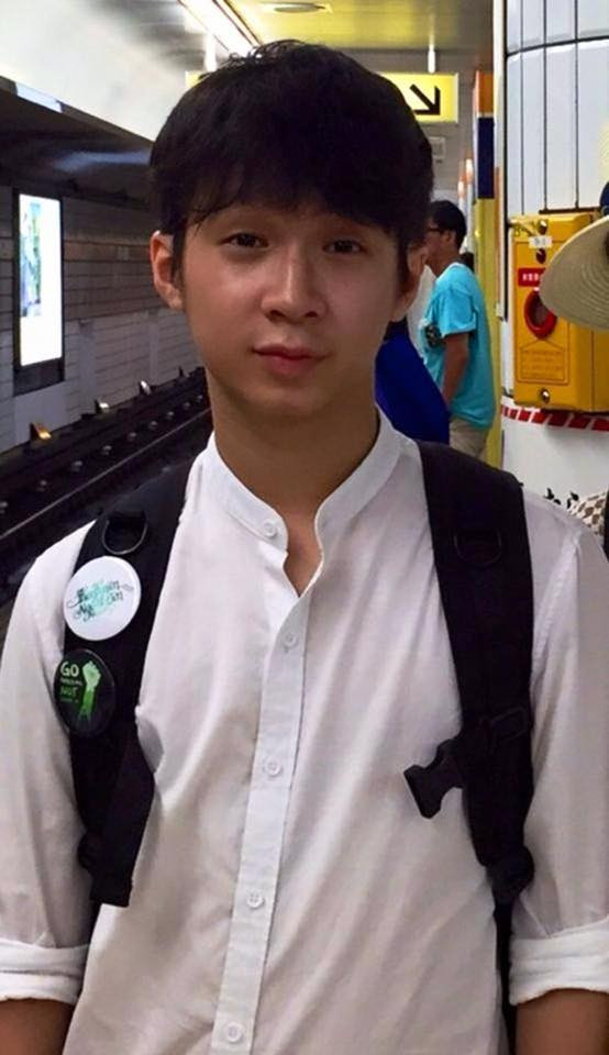 Vẻ ngoài lãng tử, thư sinh của quý tử nhà Xuân Hinh.