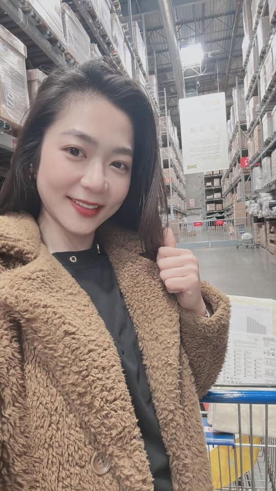 Dù để mặt mộc, Hà Thanh Xuân vẫn luôn nổi bật mỗi khi xuất hiện.