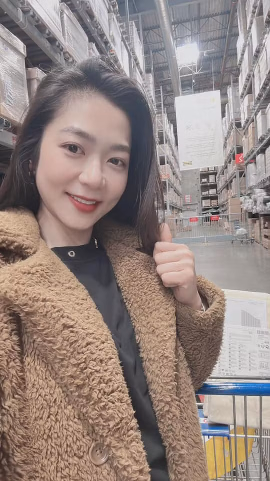 Dù để mặt mộc, Hà Thanh Xuân vẫn luôn nổi bật mỗi khi xuất hiện.