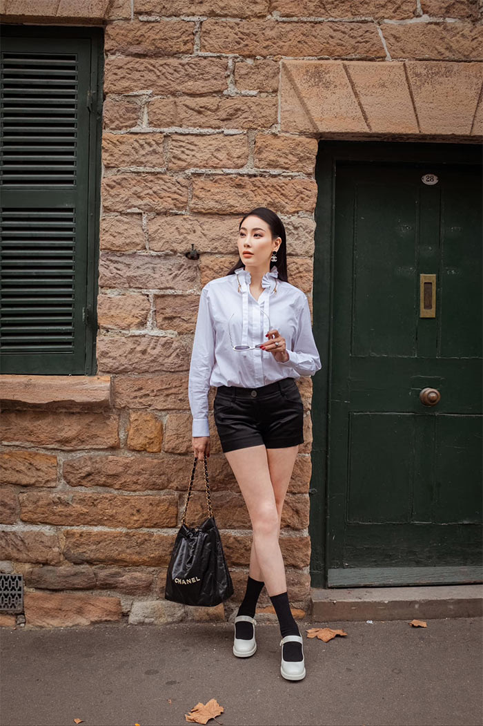 Thần thái sang chảnh, vóc dáng gọn gàng, khuôn mặt đẹp không tì vết, Hà Kiều Anh là một trong những hoa hậu Việt Nam giữ được vẻ thanh xuân lâu nhất.