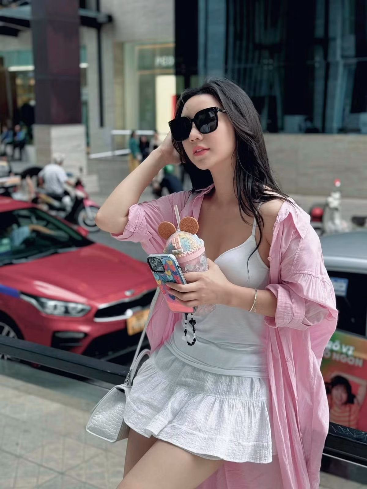 Nữ diễn viên không ít lần diện váy xuyên thấu khoe vóc dáng nóng bỏng nhưng hiếm khi bị xếp vào top sao mắc lỗi kém sang.