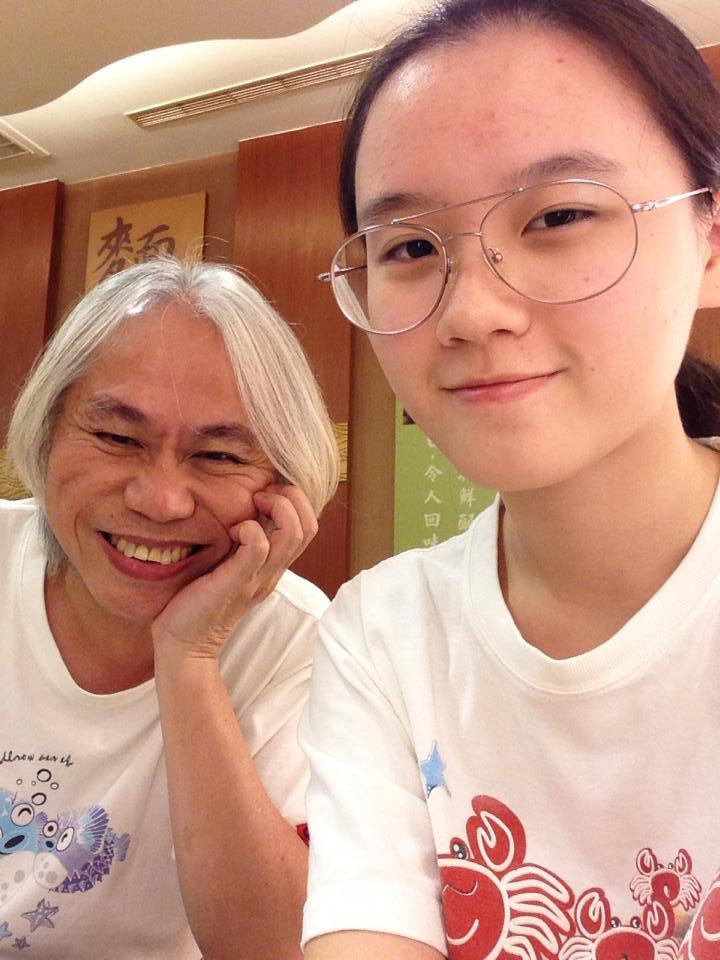 Chia sẻ với truyền thông, con trai Lý Khôn Thành cho biết, cha anh muốn để lại toàn bộ tài sản trị giá khoảng 50 triệu đô la Đài Loan (gần 39 tỷ đồng) cho người vợ kém ông 39 tuổi, Lâm Tĩnh Ân.