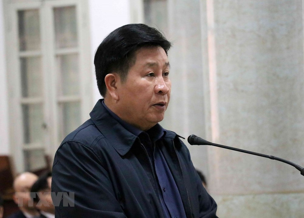 Nguyên Trung tướng Bùi Văn Thành (nguyên Thứ trưởng Bộ Công an) hầu tòa sáng nay với tội danh "“Thiếu trách nhiệm gây hậu quả nghiêm trọng”. (Ảnh TTXVN).