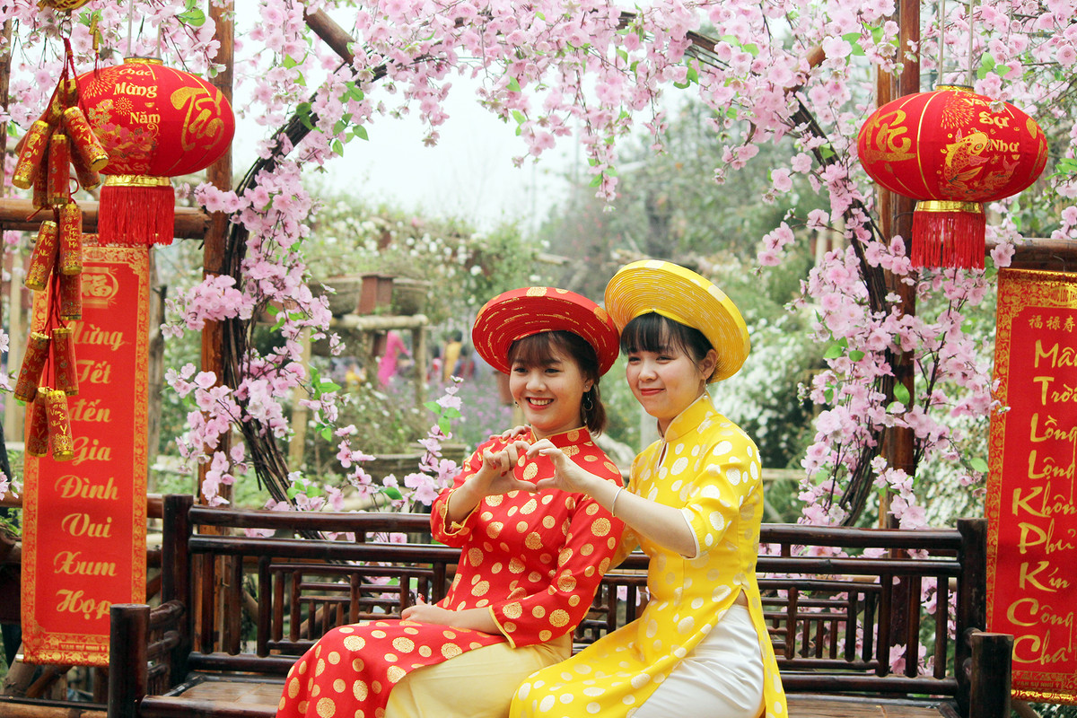 Tạo nhiều kiểu dáng để có được những khoảnh khắc tuyệt đẹp nhất.