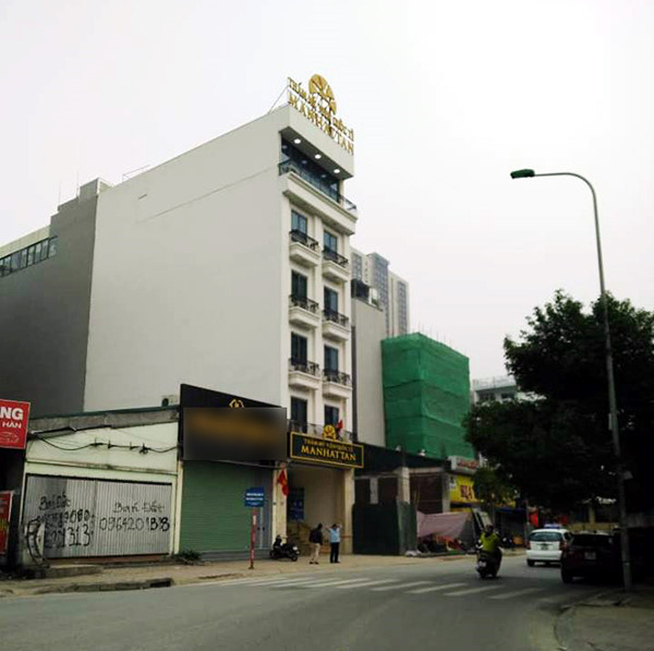 Bi to ep lam dich vu, giu nguoi trai phap luat, TMV Manhattan im lang den la!