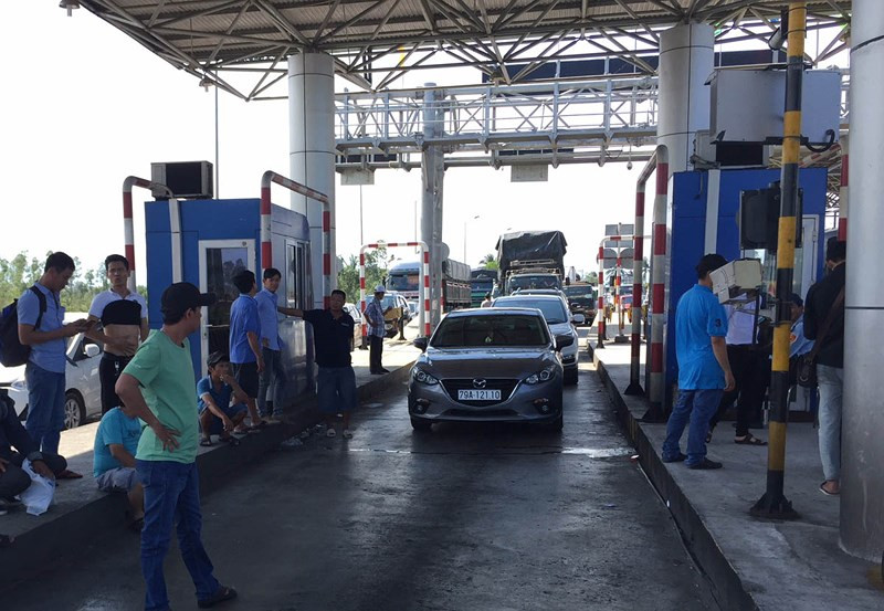 Trạm BOT Ninh Lộc thu phí hoàn vốn cho dự án đầu tư xây dựng mở rộng quốc lộ 1 đoạn Km 1374+525 - Km 1392 và đoạn Km 1405 - Km 1425+500 tỉnh Khánh Hòa theo hình thức BOT. Ảnh: PLO.