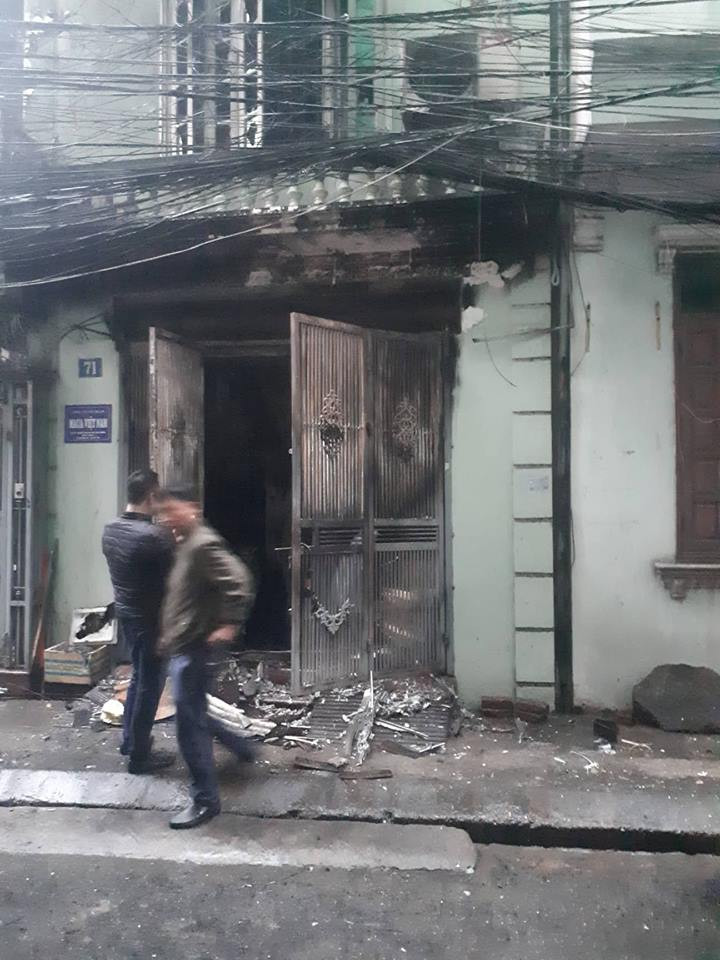 HN: Chay nha tren Phao Dai Lang, nhieu nguoi hoang so-Hinh-2