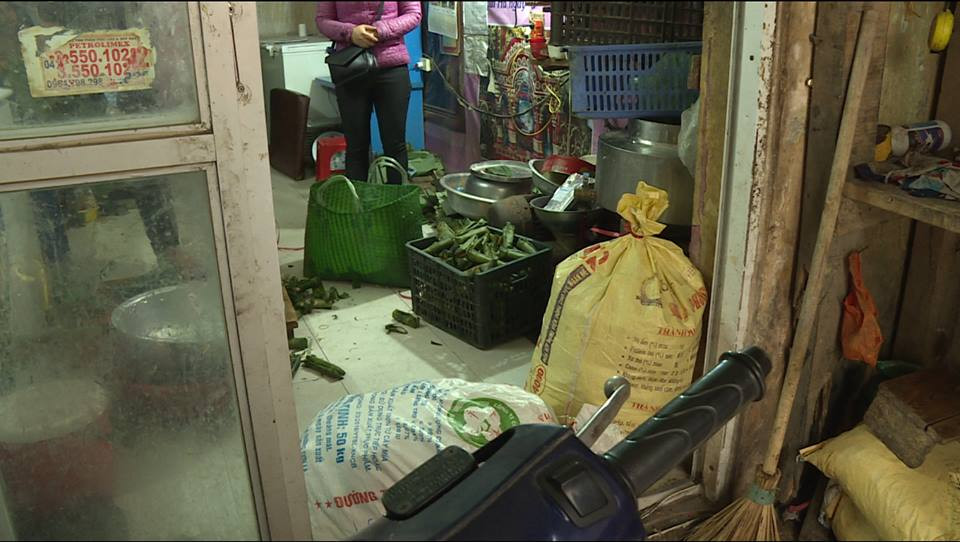 Lực lượng chức năng sau đó đã thu giữ, buộc thiêu hủy tại chỗ 114 kg giò dương tính với hàn the.