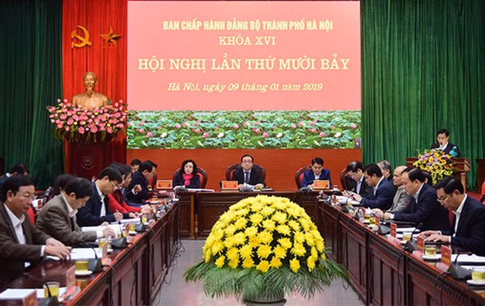 Ha Noi ky luat, cach chuc hang loat can bo, dang vien