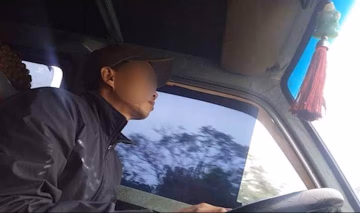 Su that hai hung phia sau chuyen xe Su 