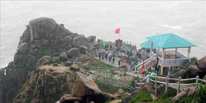 Quang cảnh Mũi Điện ngày đầu năm mới 2019.