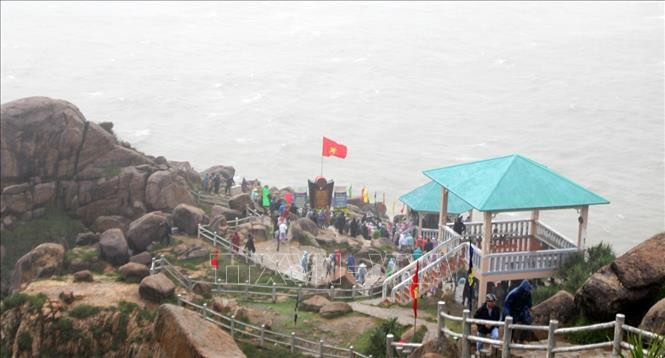 Quang cảnh Mũi Điện ngày đầu năm mới 2019.