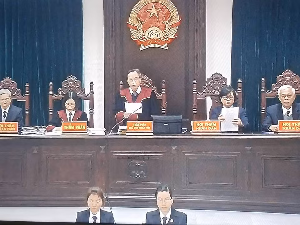 Vu “nhom” bay to su buon ba truoc ban cao trang