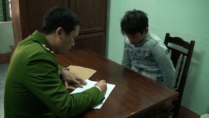 Công an TP Hưng Yên đã phối hợp với Trung tâm y tế của TP Hưng Yên tiến hành xét nghiệm nước tiểu các đối tượng. Kết quả cả 13 đối tượng đều dương tính với chất ma túy.