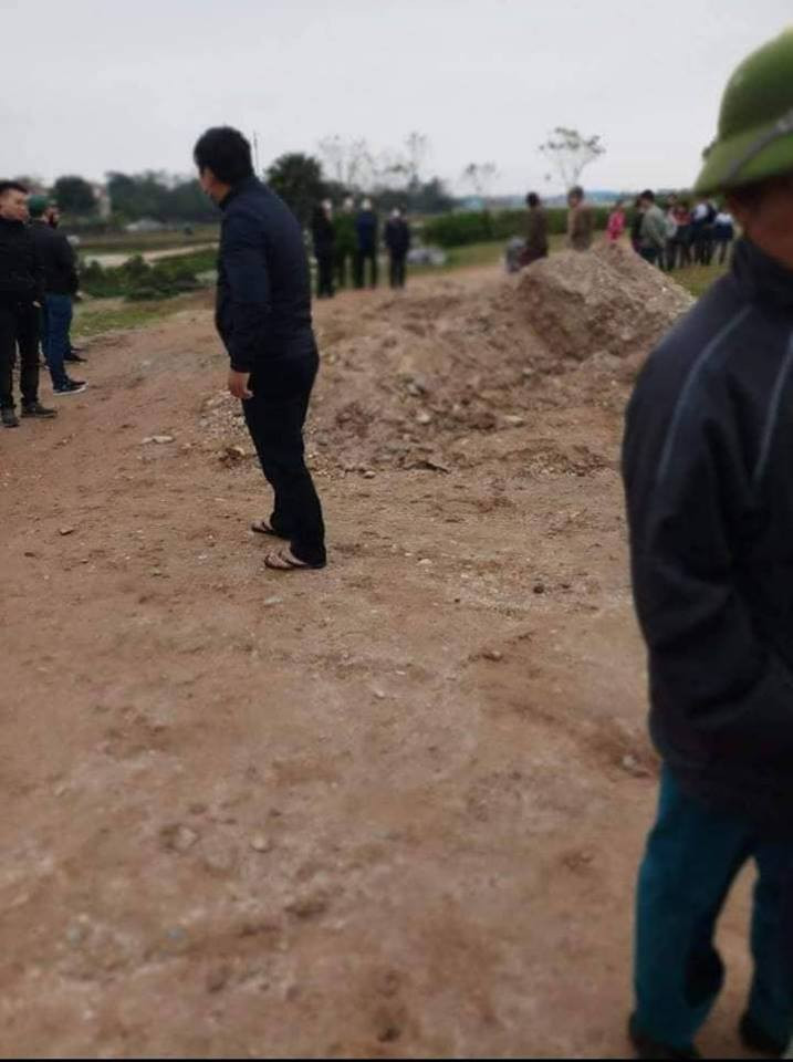 That kinh phat hien thi the phan huy manh tren song Phan, Vinh Phuc-Hinh-2