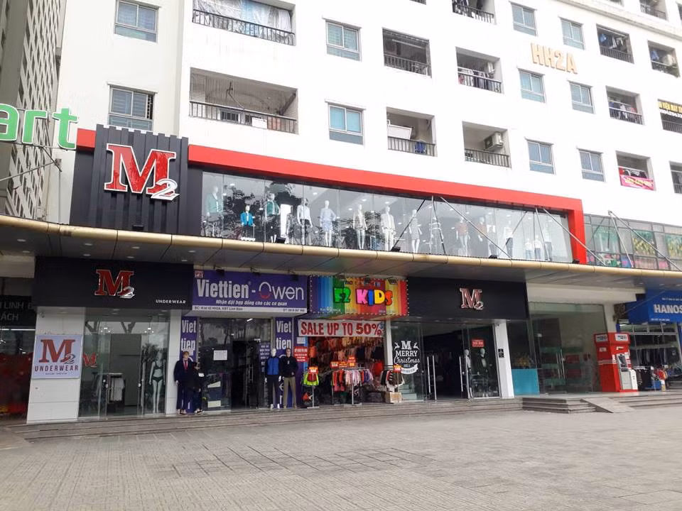 Ha Noi: Co gai bi nhom thanh nien vo co danh dap da man