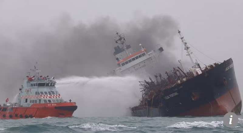 Danh tinh 25 thuyen vien Viet Nam tren tau chay o Hong Kong-Hinh-2