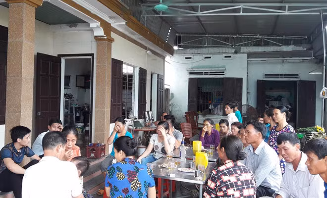 Chuyen du lich ky niem ngay cuoi tro thanh dai tang