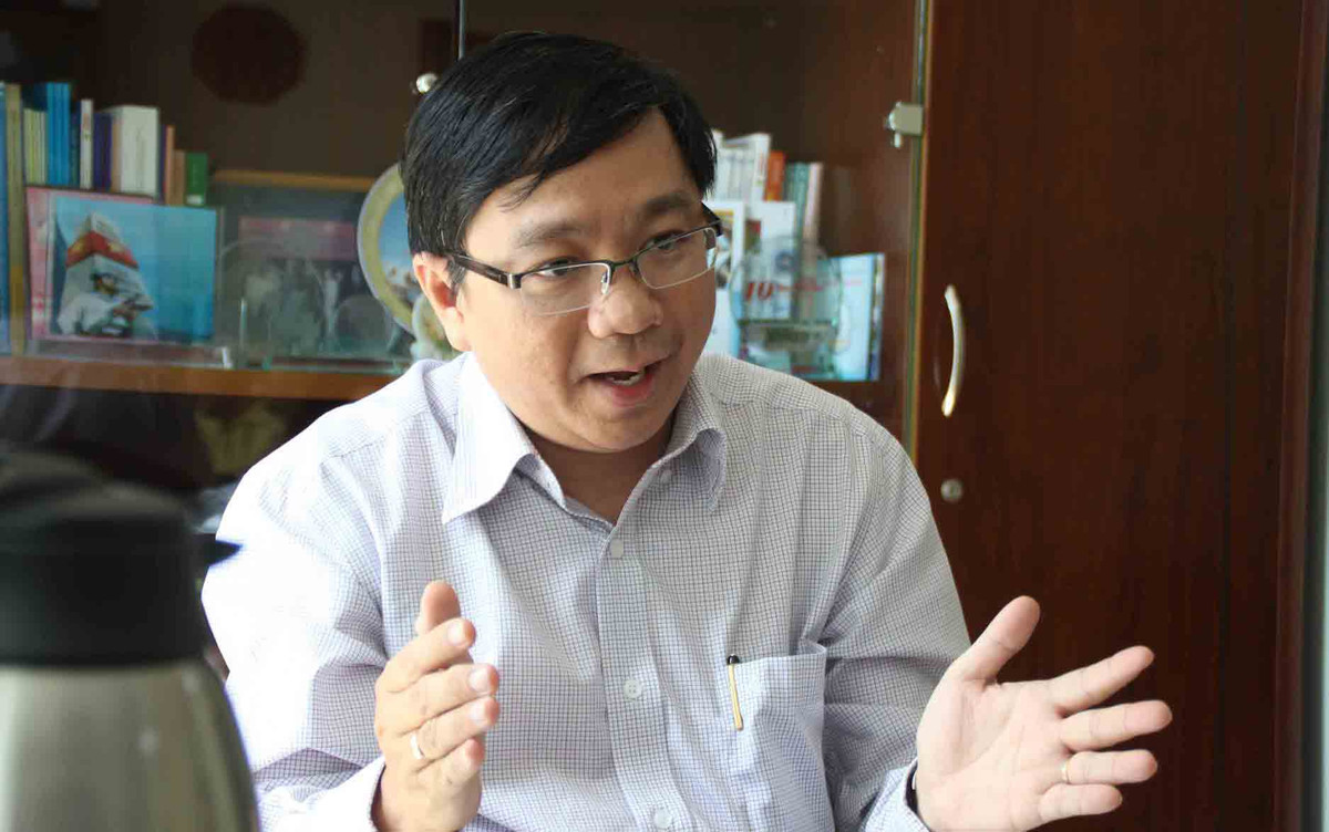 Ông Đỗ Minh Hoàng, Chánh văn phòng Sở GD-ĐT TP.HCM khẳng định bản chất bộ SGK của TP.HCM nhưng thực chất là do Sở GD-ĐT TP.HCM phối hợp với NXB giáo dục Việt Nam thực hiện (Ảnh: Lê Huyền)