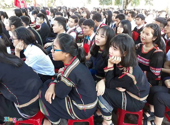 Hinh anh tuoi vui ngay khai giang tren khap ca nuoc-Hinh-7