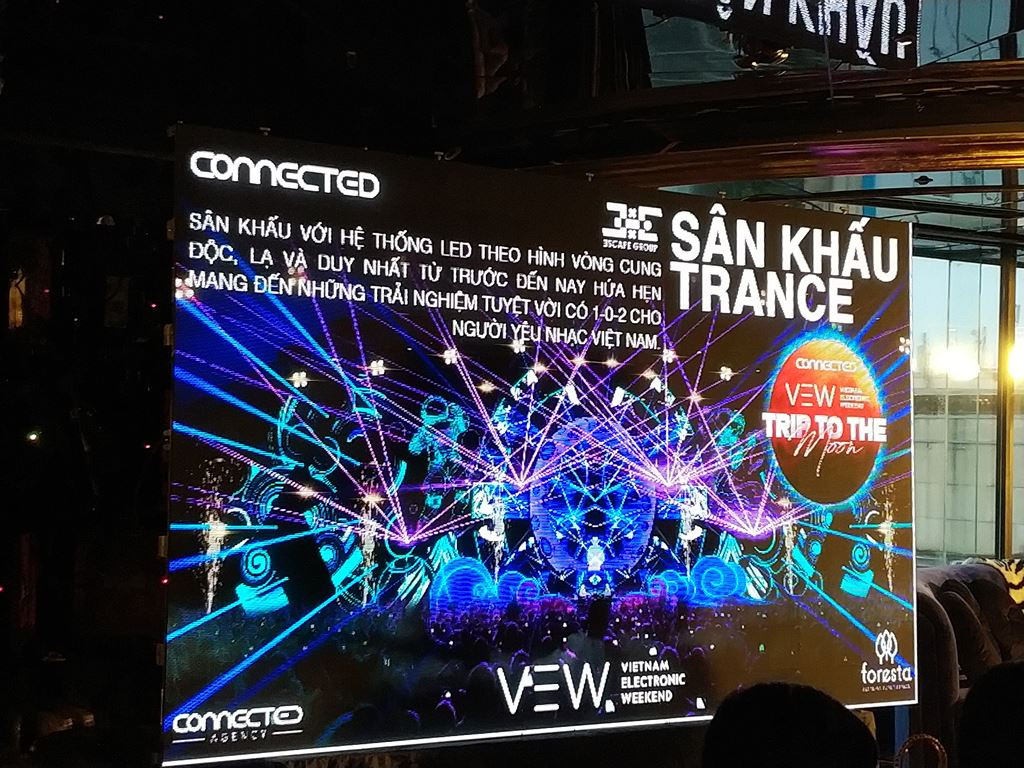 Di anh day benh vien vu 7 nguoi chet sau le hoi am nhac tai Ho Tay-Hinh-7