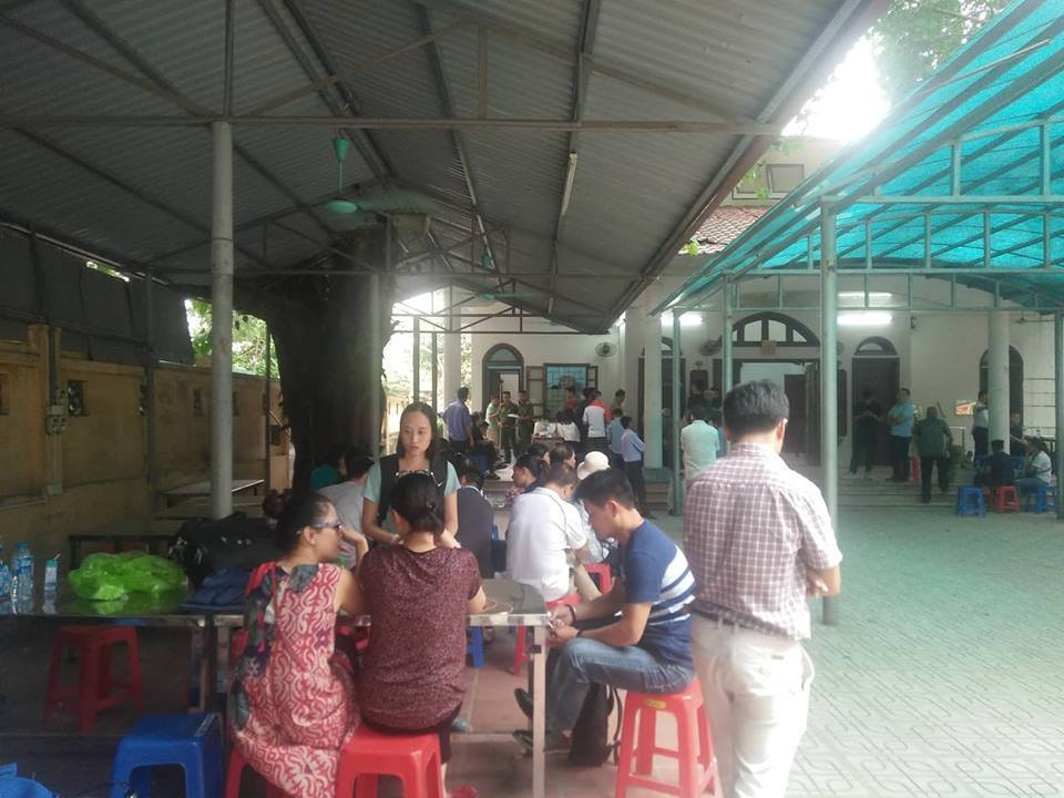 Di anh day benh vien vu 7 nguoi chet sau le hoi am nhac tai Ho Tay-Hinh-8