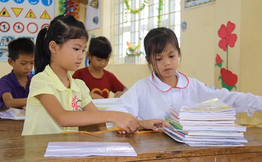 Chu tich nuoc du le khai giang o Truong THPT Chu Van An-Hinh-5