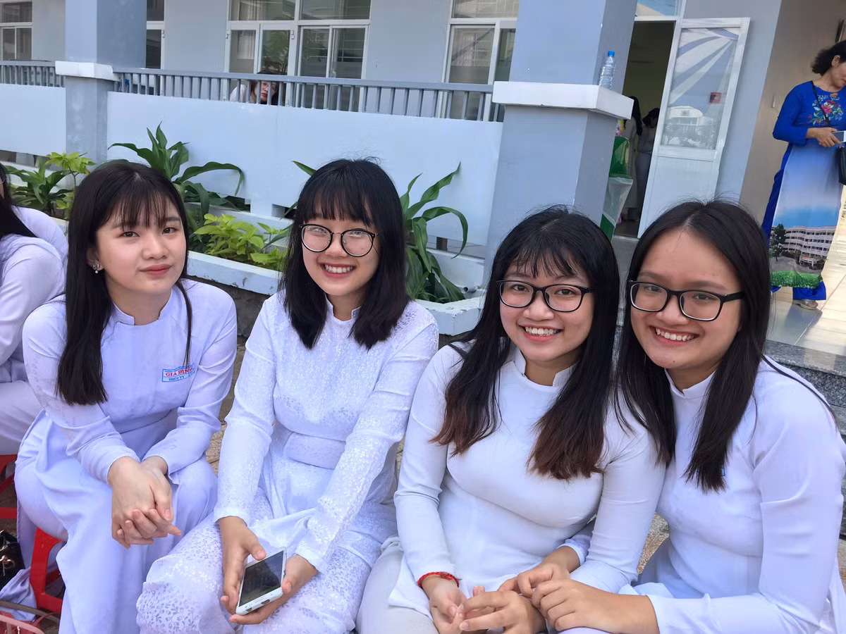 Chu tich nuoc du le khai giang o Truong THPT Chu Van An-Hinh-2