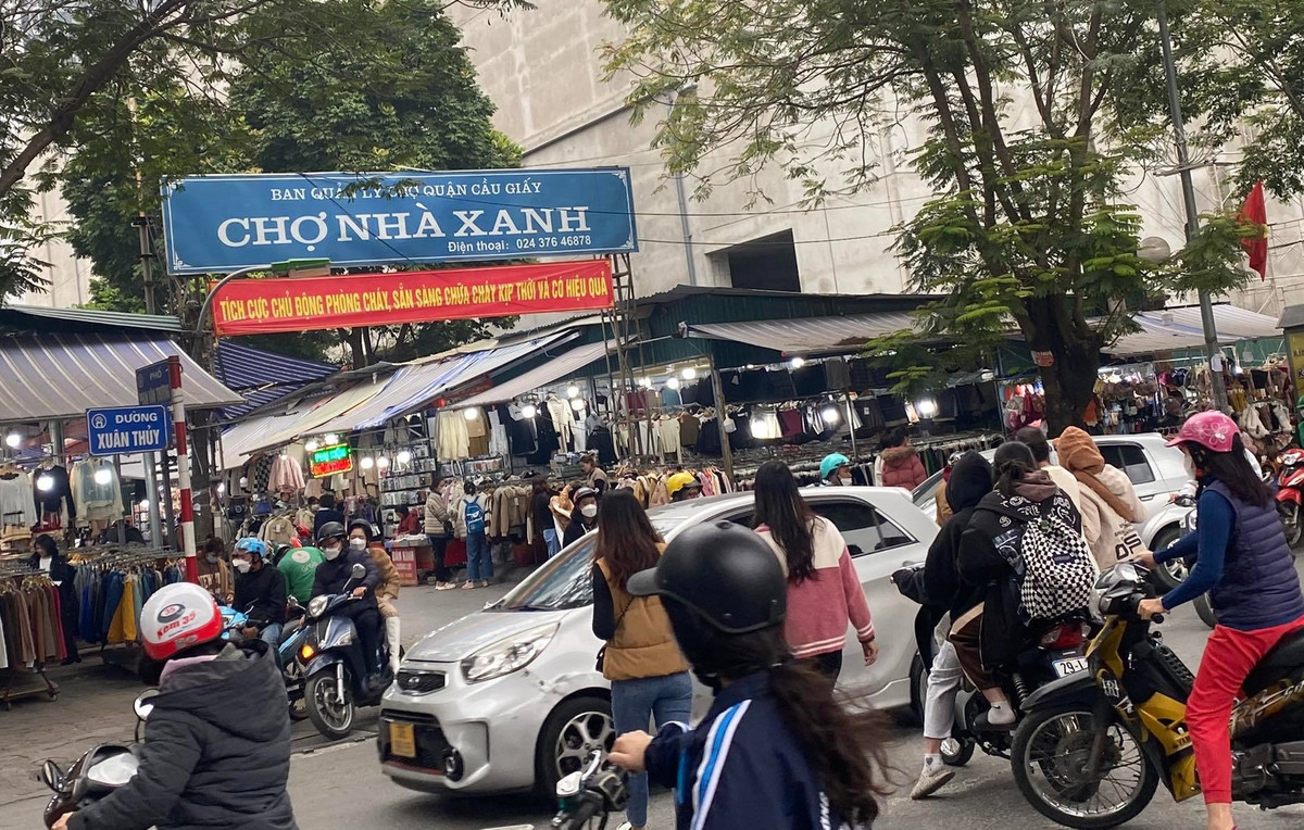 Vì sao chưa di dời “thiên đường mua sắm” chợ Nhà Xanh? Vi sao chua di doi “thien duong mua sam” cho Nha Xanh?