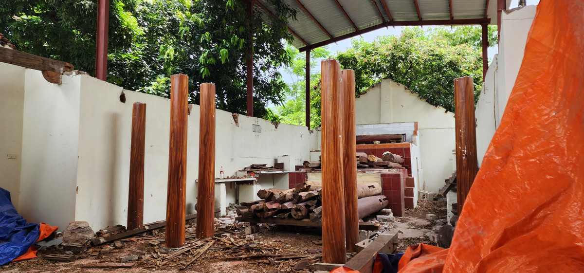 Ông Thành cũng cho biết, miếu được tu sửa từ giữa năm 2022 nhưng bất ngờ dừng, cho đến nay không có dấu hiệu tiếp tục. Nếu không tiếp tục sửa thì không kịp cho lễ hội đầu năm 2024.