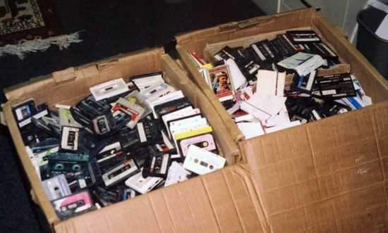 Bộ sưu tập băng cát xét của Osama Bin Laden.