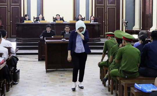 Bị cáo Bùi Thị Kim Loan được ưu tiên xét hỏi cuối cùng.