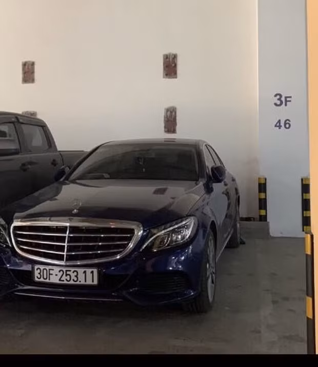 Boc me loat tu ba xinh dep dieu hanh duong day chan dai cao cap-Hinh-2