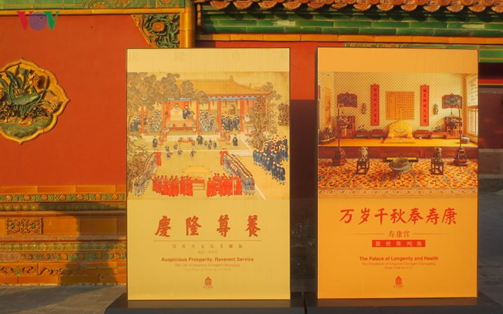 Nơi lãnh cung họ phải sống lặng lẽ, u uất, chán nản, tuyệt vọng, buồn tủi thê lương...