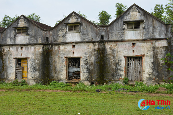 Đây chính là một trong số những công trình sót lại từ thời kỳ tem phiếu. Ảnh: Cận cảnh kho thứ hai.