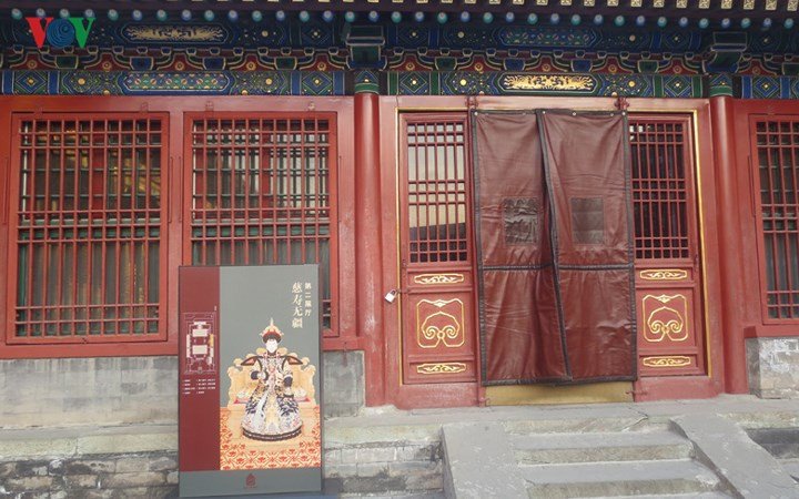 Các hoàng đế Trung Hoa xưa kia có thể tùy ý tuyển chọn mỹ nữ, từ những người đẹp xuất thân quyền quý cao sang, tới những thôn nữ dân dã tuyệt sắc nhân gian làm vợ.